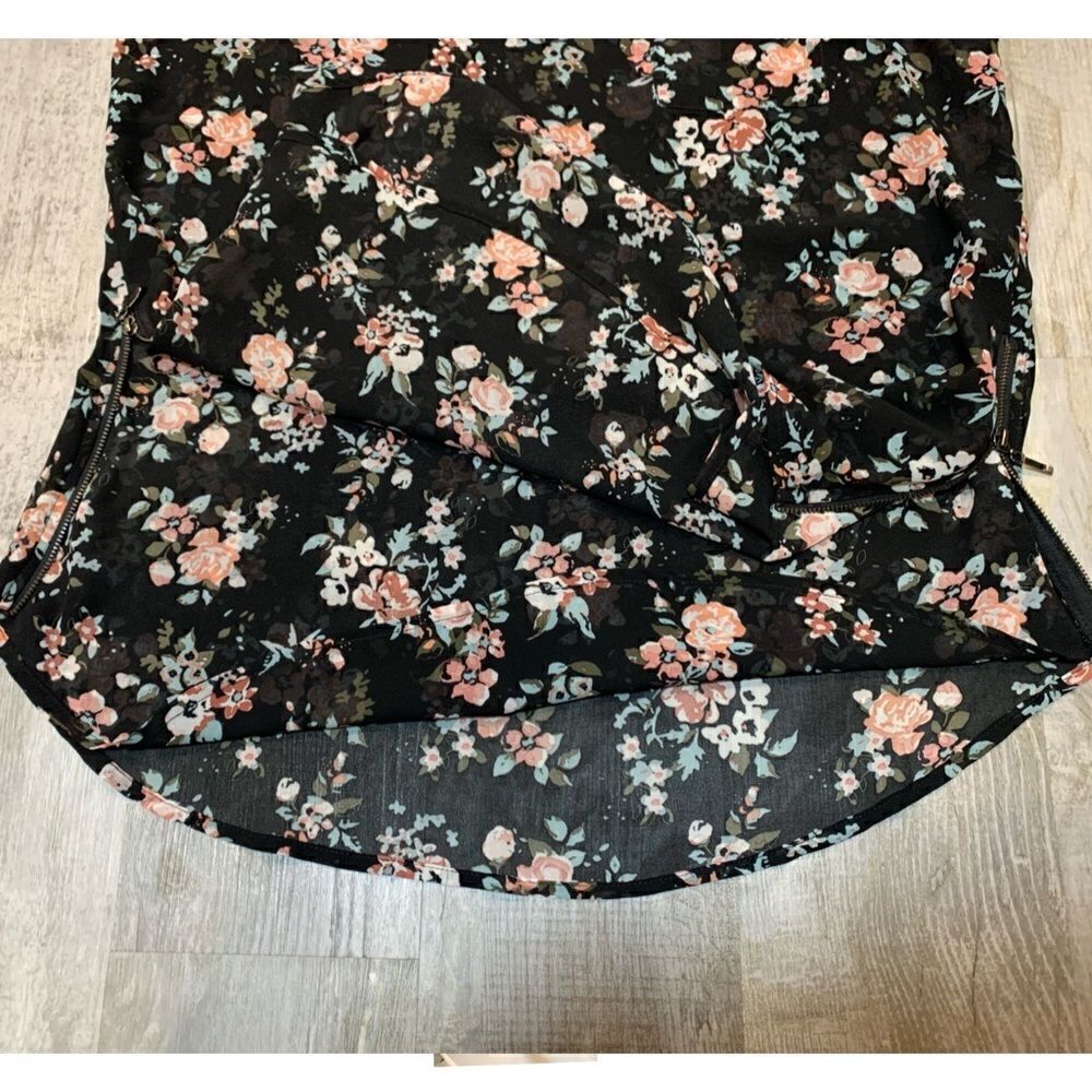 My Michelle Women’ sleeveless hi-lo top Blouse sz xL Floral Zipper Sides Layered - Picture 4 of 11
